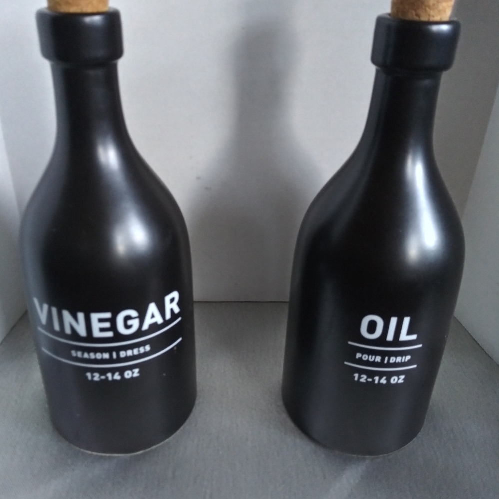Vinegar & Oil container